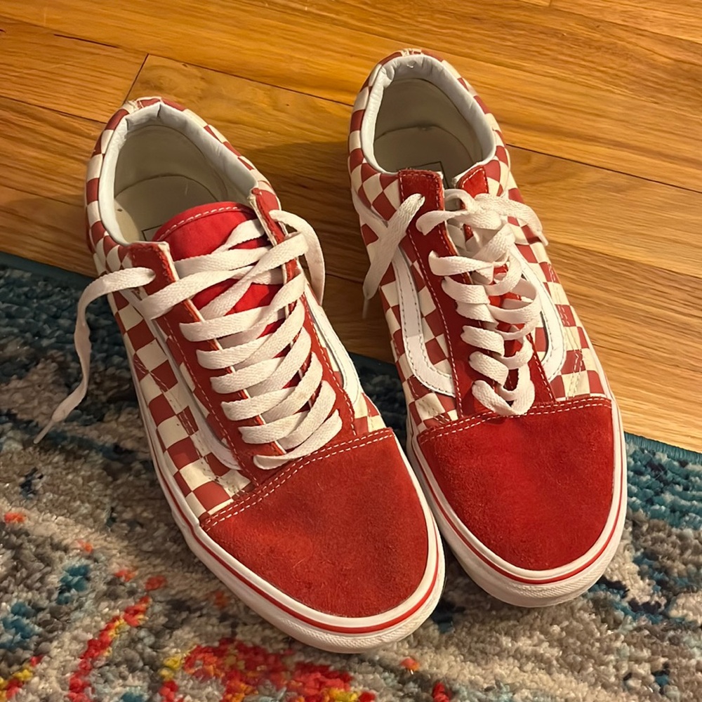 Red checkered low top vans old skool